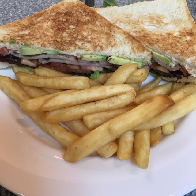 Bacon avo tomato and chips
