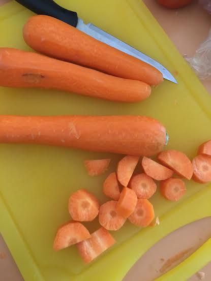 Chopping carrots for slow cooker beef chilli